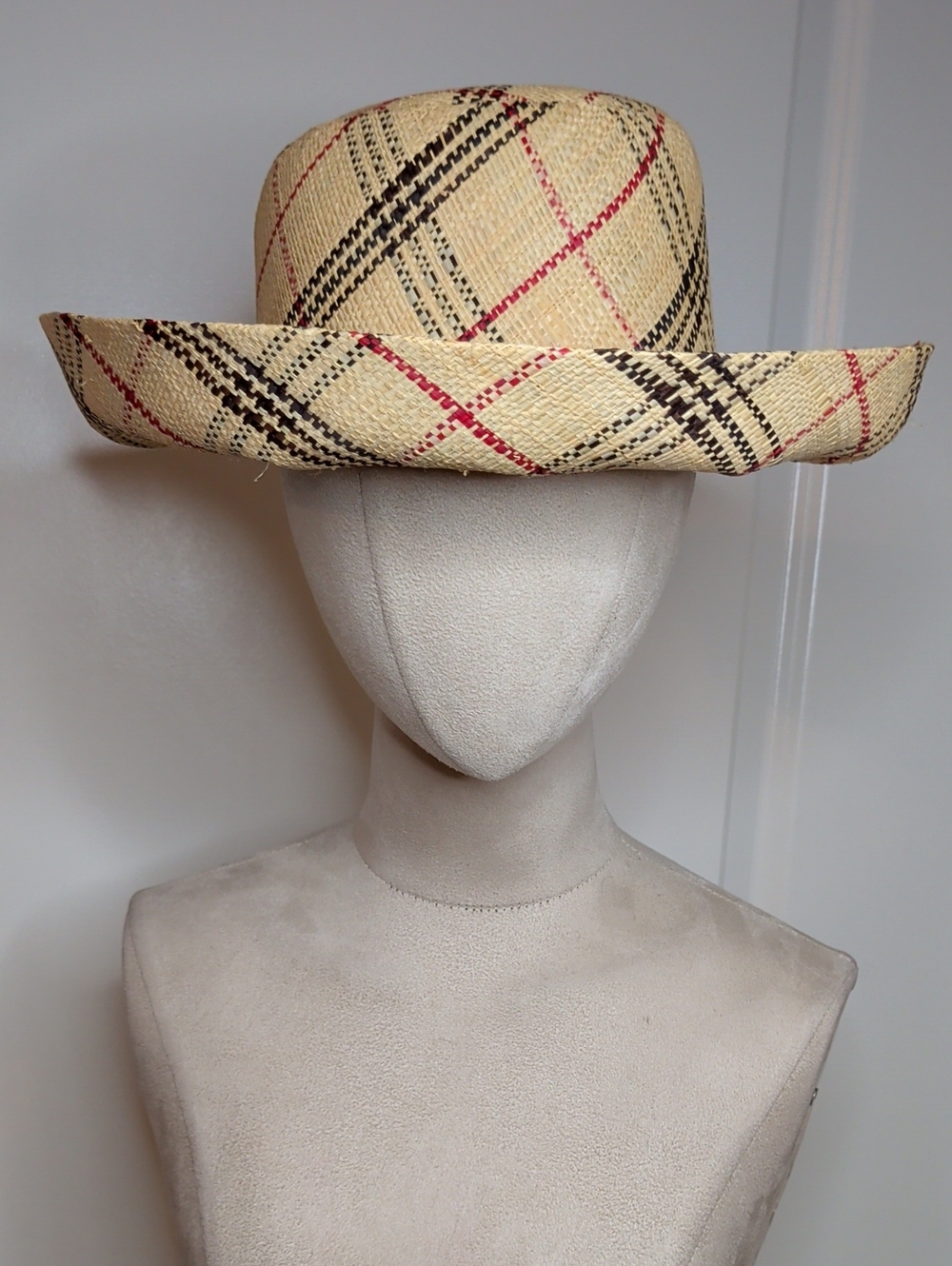 Vintage Women's Straw Plaid Hat 100% Raphia Made In Madagascar Sz 22"